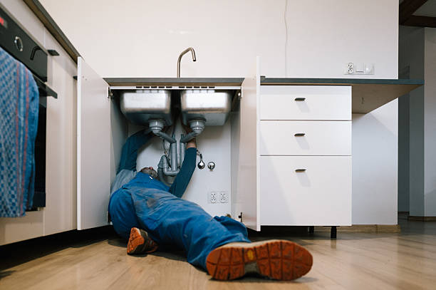 Professional Emergency Plumber technician working in Harrington Park, NJ